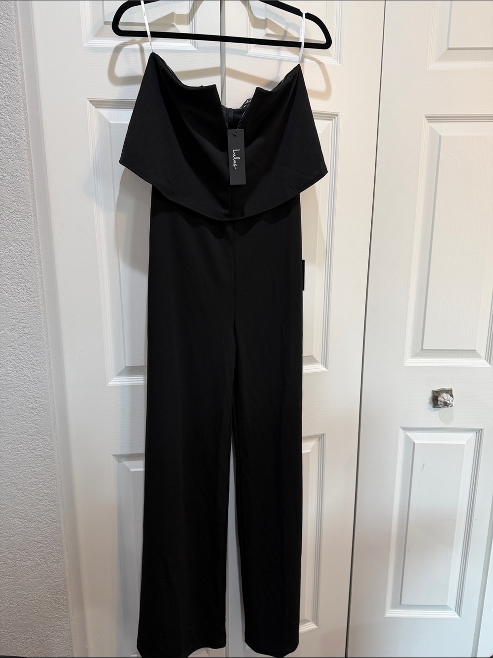 Lulu’s Power of Love Black Strapless V-Neck Women’s Jumpsuit Medium NWT